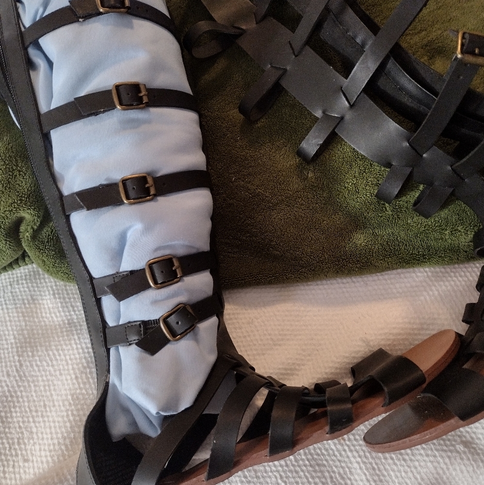 shoe Dazzle Black Gladiator sandals